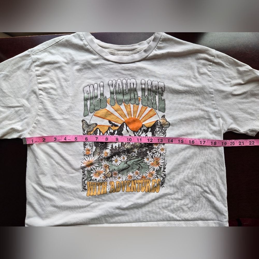 Organic Collective "Fill Your Life With Adventures" Graphic Crop Tee - Large - Picture 2 of 5
